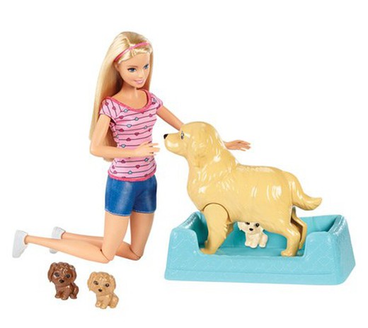 Barbie e seus filhotes surpresa